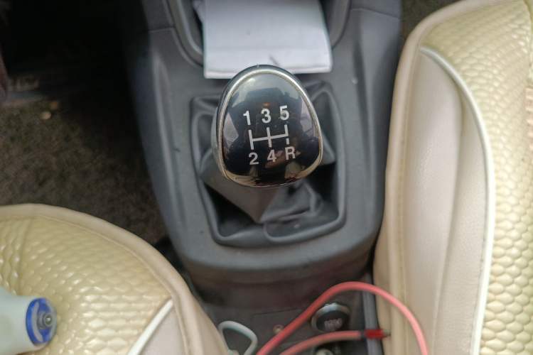Used Ford Fiesta 2013 Sedan 1.5L Manual Fashion Edition Gear Lever