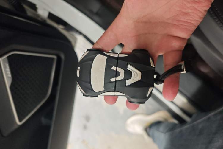 Used Geely Auto Emgrand X7 Sport 2018 1.8TD Automatic Two-Wheel Drive Smart Connect 4G Internet Edition Vehicle Key