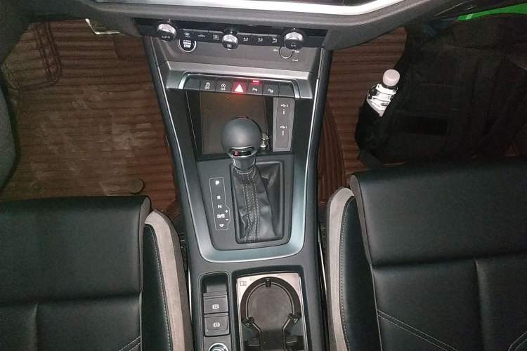 Used Audi Q3 2024 35 TFSI Fashion Dynamic Edition Gear Lever