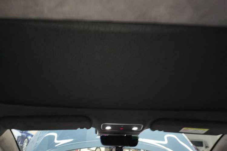 Used Hima Luxeed S7 2025 855 km Max Headliner