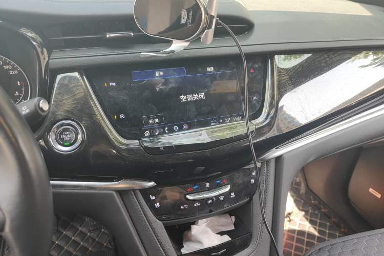 Used Cadillac XT6 2021 28T Six-Seater Four-Wheel-Drive Luxury Version Audio And AC Panel