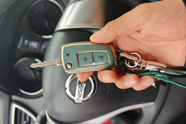 Used Nissan Qashqai 2017 2.0L CVT Elite Edition China V Standard Vehicle Key