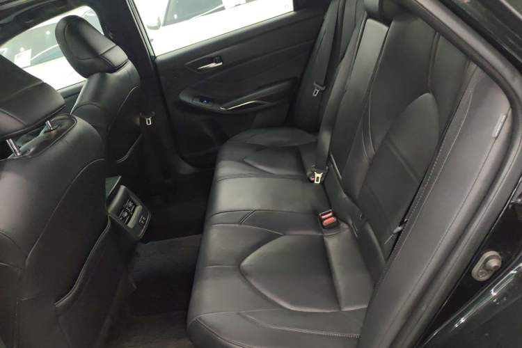 Used Toyota Avalon 2019 Dual-Engine 2.5L Luxury Edition China VI Standard
