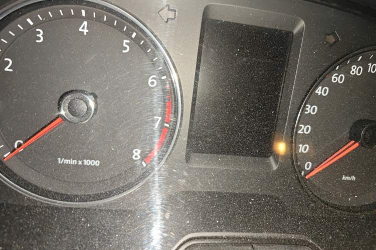 Used Volkswagen Gran Lavida 2013 1.6L Automatic Comfort Model Odometer Close Up