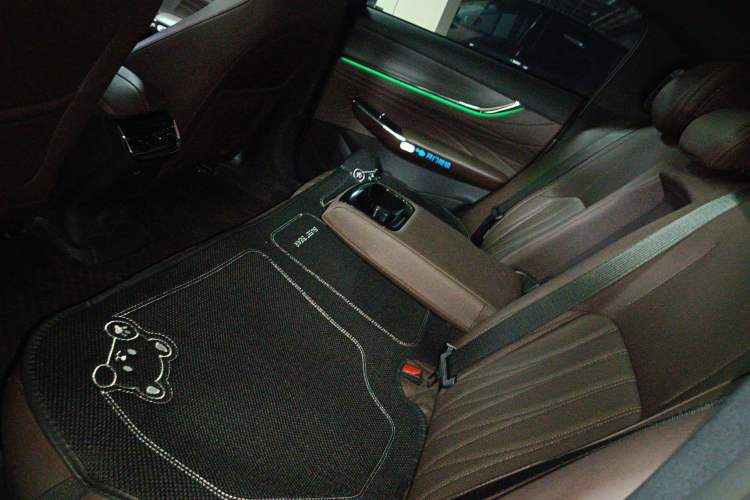 Used CHANGAN NEVO A07 2025 All-Electric "True Fragrance" Edition 710-Mile Long-Range Version Left Rear Seat