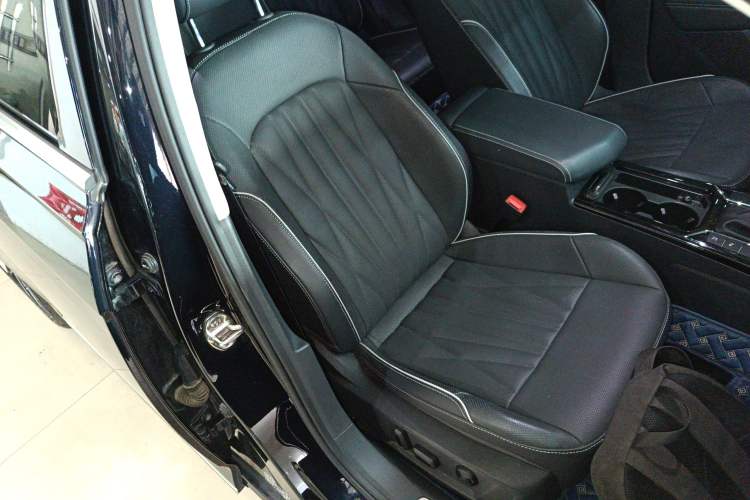 Used Volkswagen Passat 2023 330TSI Luxury Edition
