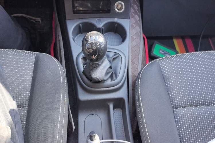 Used Dongfeng Fengon 330 2019 1.5L Manual Practical II China VI