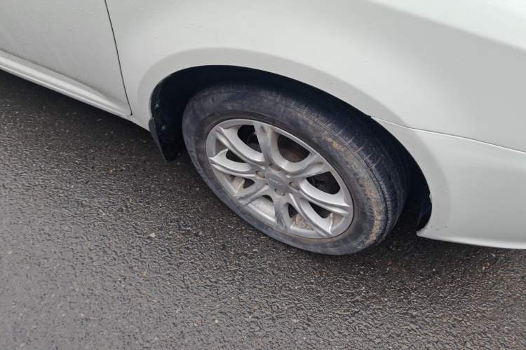 Used Geely Auto Diamond 2015 Sedan 1.5L Manual SuperDeluxe Model Right Front Wheel Hub