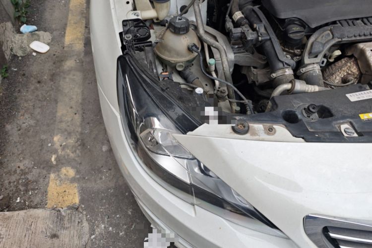 Used Peugeot 408 2015 1.2T Automatic Luxury Edition Right Front Headlight