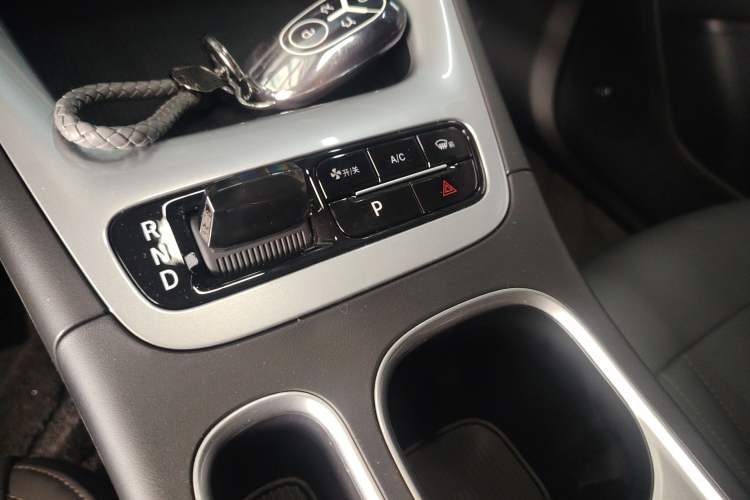 Used Geely Galaxy Geome 2026 Model 310km Youth Edition Gear Lever