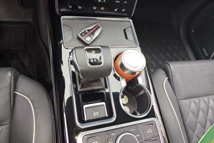 Used Hongqi HS7 2021 3.0T Automatic All-Wheel Drive Smart Connect Flagship Edition Gear Lever