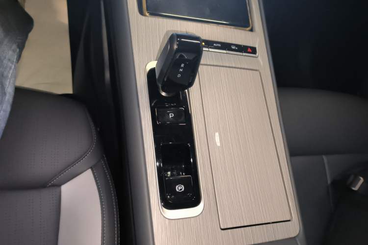 Used Geely Auto FX11 2024 1.5TD DCT Prestige Edition