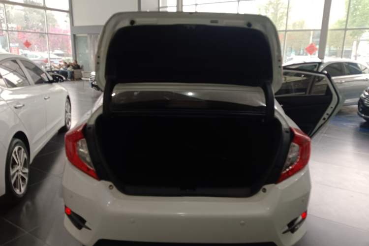 Used Honda Civic 2016 180TURBO CVT Comfort Version Trunk