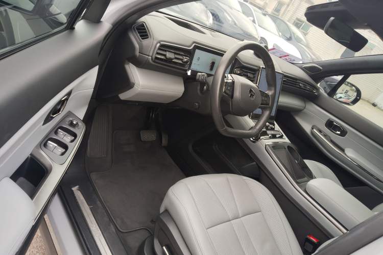 Used Nio ES8 2020 580 km Range Signature Edition Six-Seater Version
