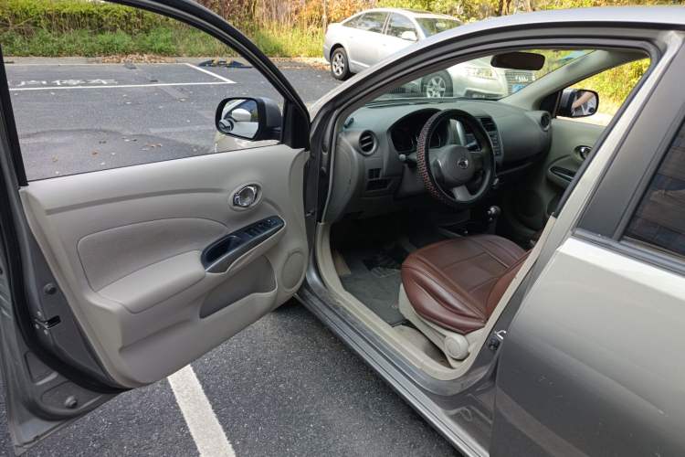 Used Nissan Sunny 2011 1.5XL CVT Luxury Edition Driver Seat