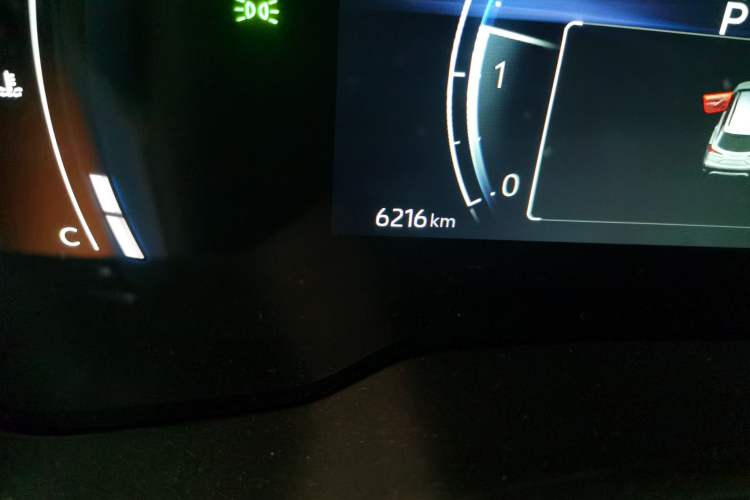 Used Toyota Corolla Cross 2024 2.0L Pioneer Edition Odometer Close Up