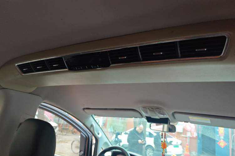 Used JAC Refine M4 2016 2.0L Manual Luxury Version