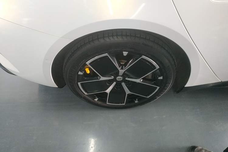 Used Xiaomi Auto SU7 2024 Rear-Drive Long-Range Intelligent Driving Version