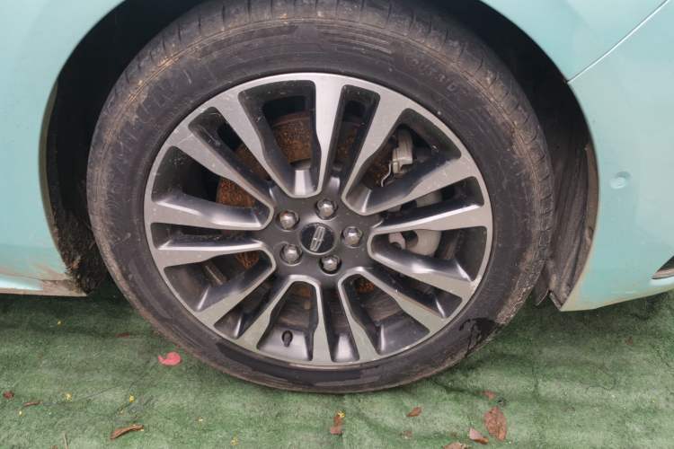 Used Lincoln Continental 2018 3.0T Four-Wheel Drive Prestige Edition Right Front Wheel Hub