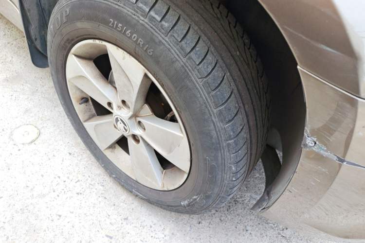 Used Skoda Yeti 2014 1.6L Manual Colorful Edition Right Front Wheel Hub