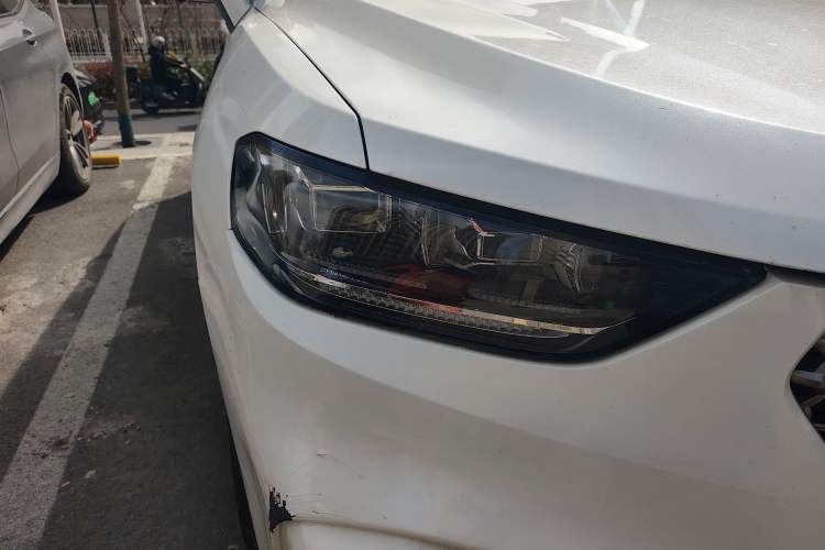 Used Wey VV5 2021 1.5T Two-Wheel Drive Smart Pioneer
