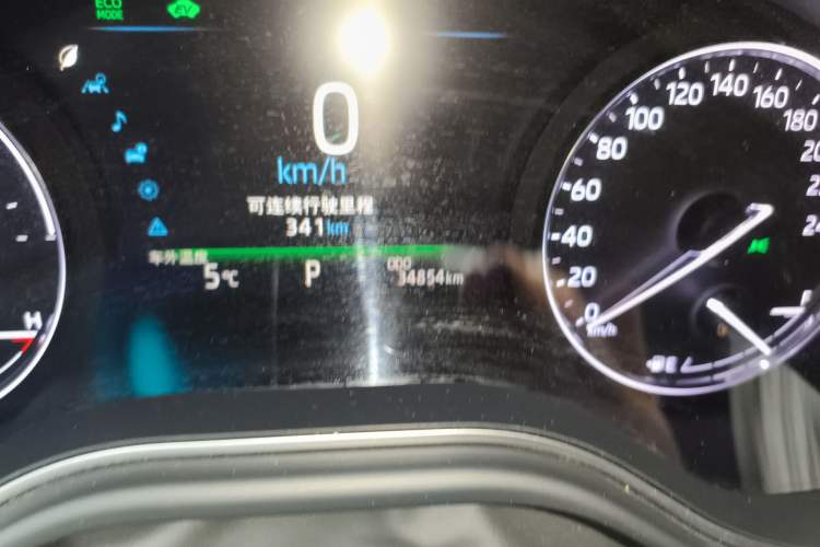 Used Toyota Avalon 2019 Dual-Engine 2.5L Luxury Edition China VI Standard Odometer Close Up