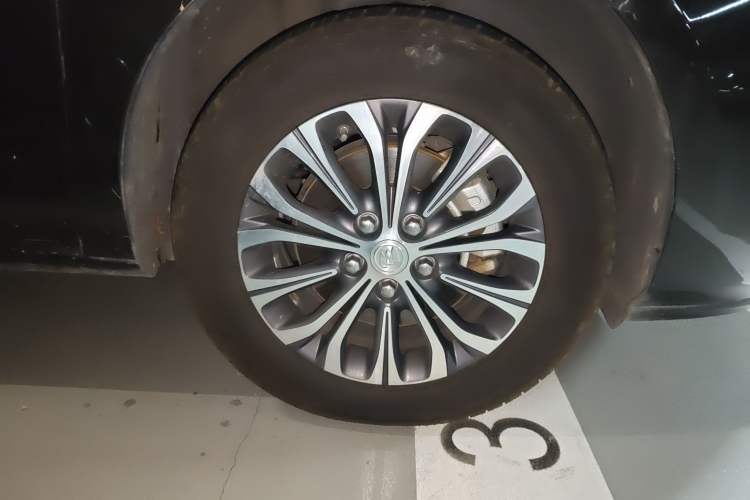 Used Buick GL8 2021 Land Cruiser Executive Class 652T Comfort Model
