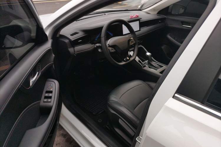 Used Roewe i5 2023 1.5L CVT Luxury Edition