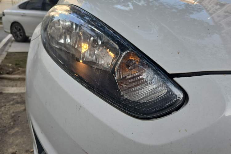 Used Ford Fiesta 2013 Hatchback 1.5L Automatic Fashion Edition
