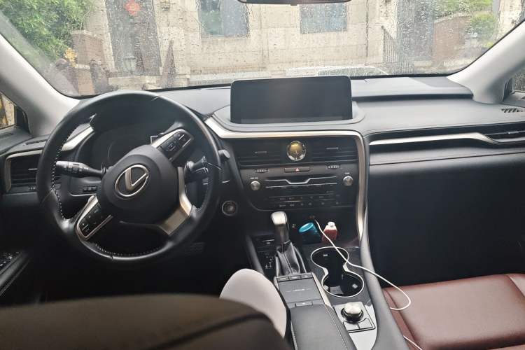 Used Lexus RX 2020 Revised Version 300 Two-Wheel Drive Elite Edition Center Console