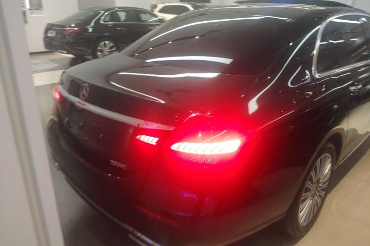 Used Mercedes-Benz E-Class 2023 Updated E 300 L Fashion Edition
