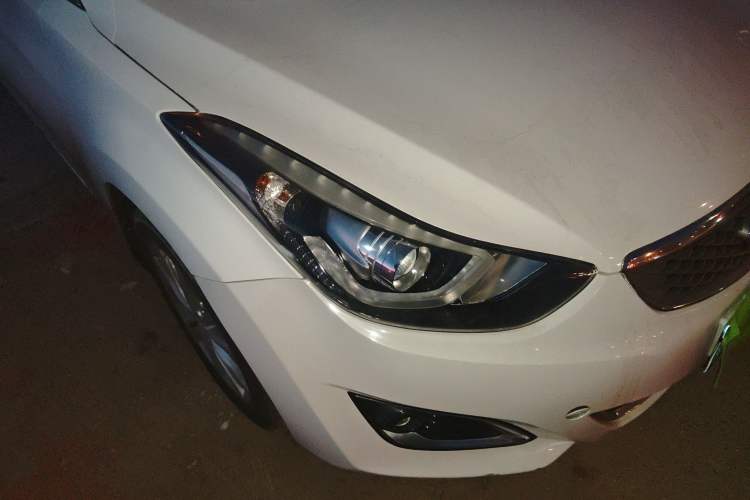 Used Hyundai Elantra (5th Generation / Langdong) 2016 1.6L Manual Luxury Model Right Front Headlight