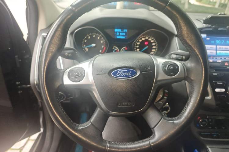 Used Ford Focus 2012 Sedan 1.6L Automatic Fashion Edition