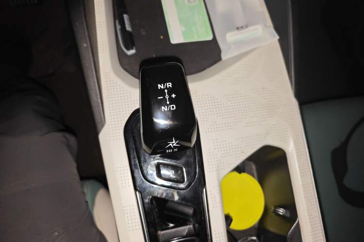 Used Geely Auto Emgrand L HiP 2022 1.5TD-DHT Pro 100KM Super Rui Gear Lever