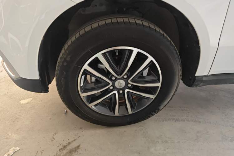 Used Geely Auto Vision X6 2019 1.4T Manual 4G Connect Luxury Model China VI Standard
