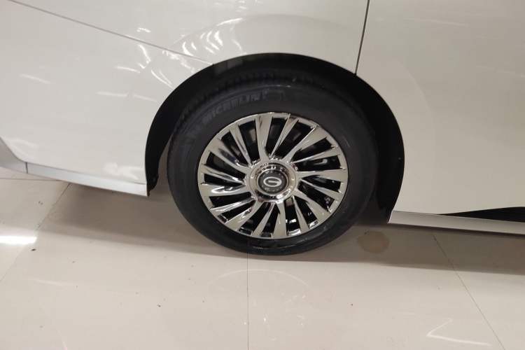 Used GAC Trumpchi M8 2023 Zongshi Series Dual-Motor Supreme Edition