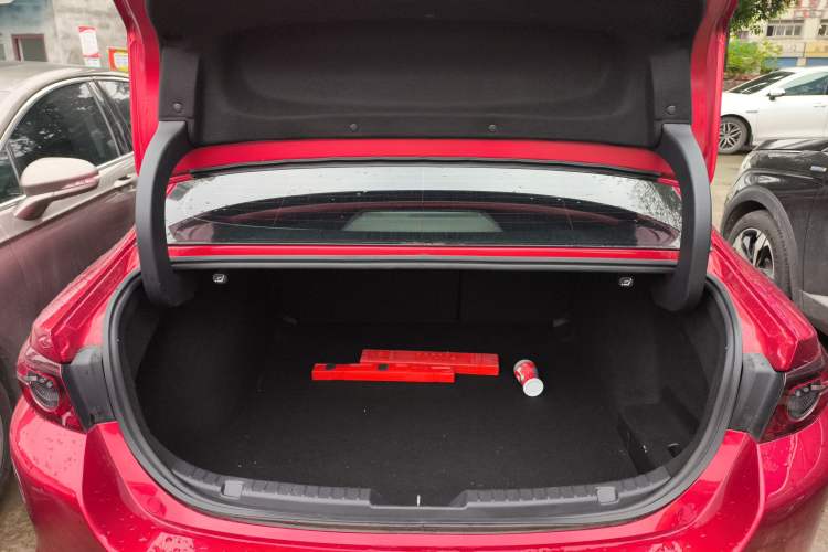 Used Mazda 3 Axela 2020 1.5L Automatic Luxury Version
