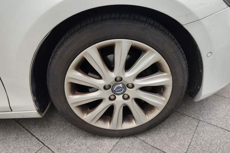 Used Volvo V40 2015 1.6T Zhiya Edition