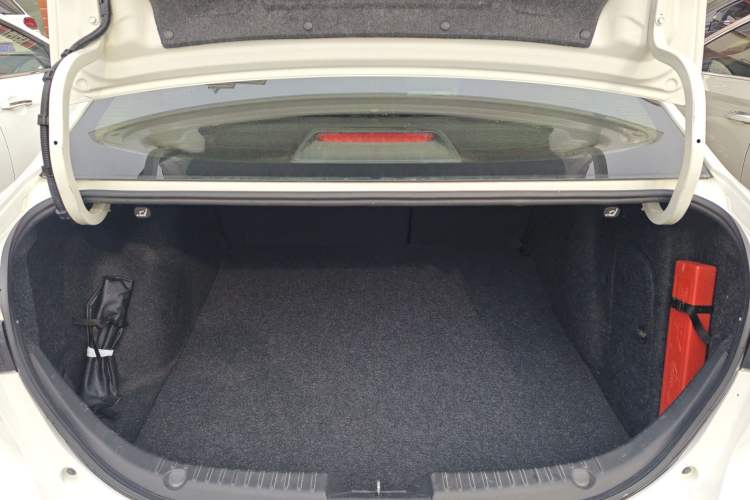 Used Mazda 3 Axela 2016 Sedan 1.5L Automatic Luxury Model
