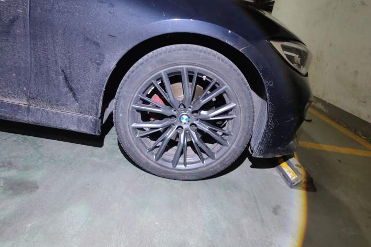 Used BMW 3 Series 2022 325Li M Sport Night Edition Package Right Front Wheel Hub