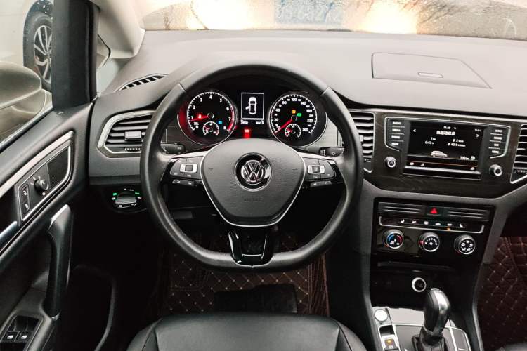 Used Volkswagen Golf Sportsvan 2016 230TSI Automatic Luxury Version