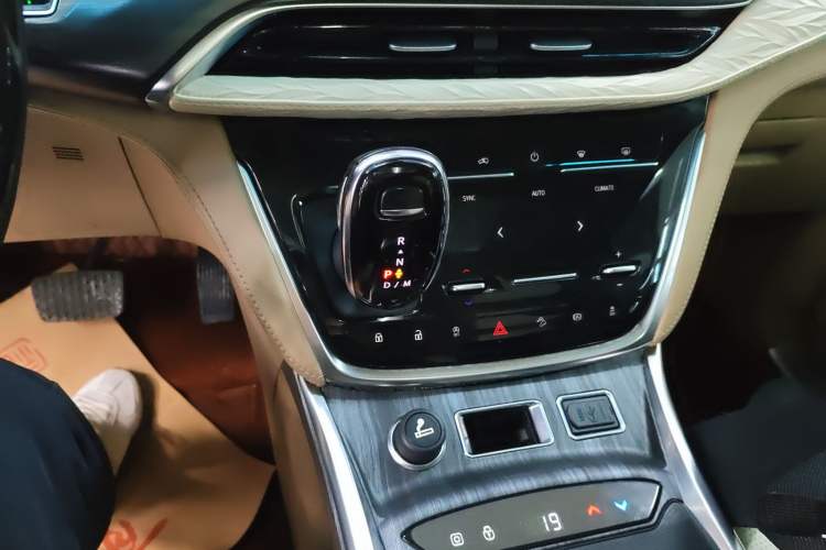 Used Buick GL8 2021 ES Land Cruiser 653T Luxury Edition
