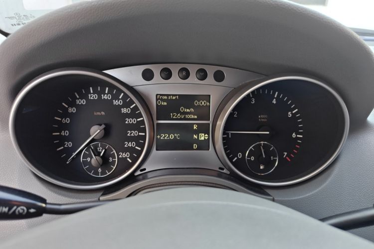 Used Mercedes-Benz M-Class 2010 ML 300 4MATIC Instrument Cluster