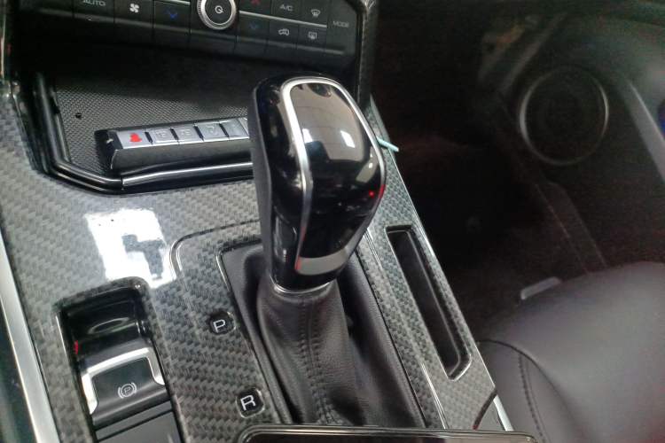 Used Wey VV7 2017 2.0T Ultra-Luxury Version Gear Lever