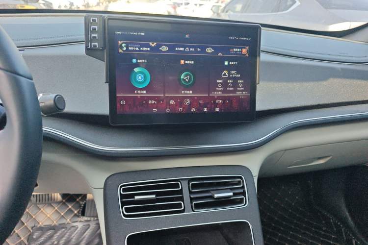 Used BYD Qin PLUS 2024 Honor Edition EV 510KM Beyond Model Audio And AC Panel