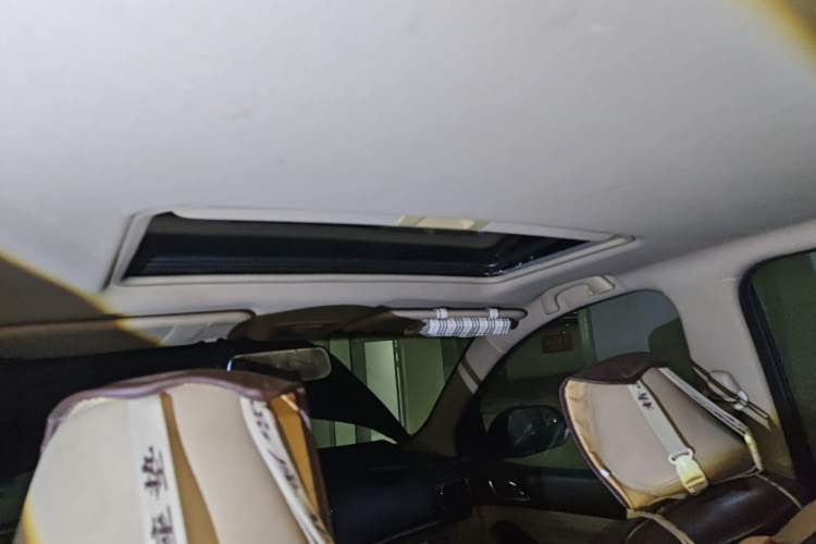 Used Baojun 730 2015 1.8L Manual Luxury Navigation ESP Version 7-seater
