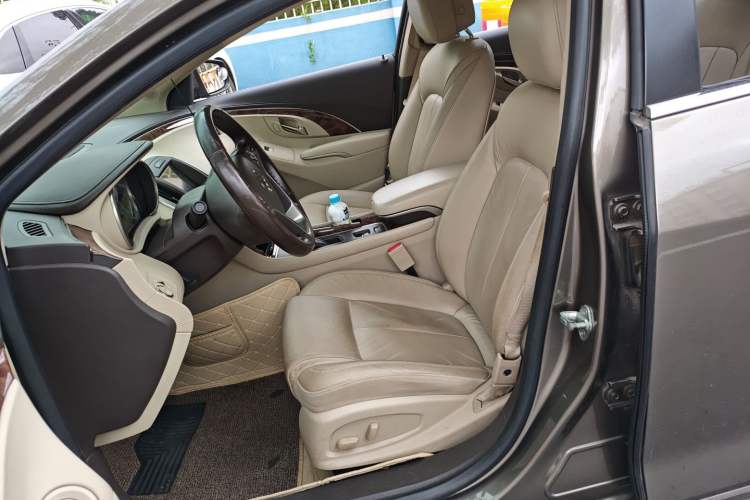 Used Buick LaCrosse 2013 2.4L SIDI Leading Comfort Version
