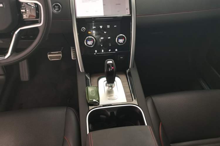 Used Land Rover Discovery Sport 2022 249 PS R-Dynamic S Performance Edition 5 Seats Gear Lever