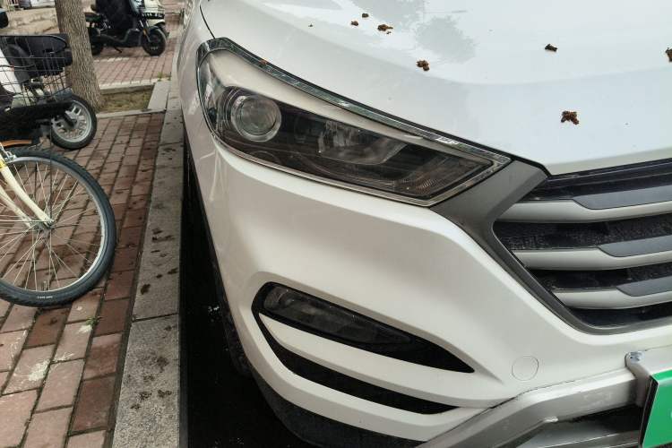 Used Hyundai Tucson 2015 1.6T Dual-Clutch Two-Wheel-Drive Leading Model Right Front Headlight