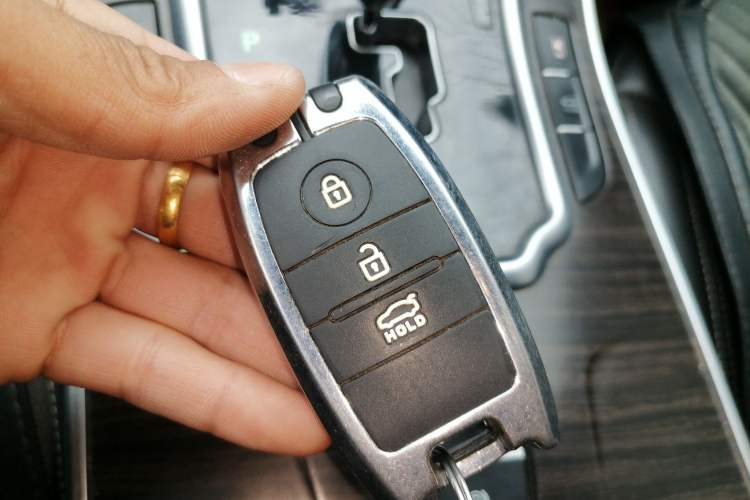 Used Land X7 2015 2.0T Panoramic Prestige Edition